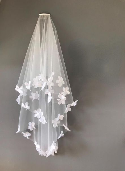 Velos nupciales Velo de flores 3D 2 capas Blanco / Marfil con accesorios de peine envueltos en tul Codo Punta del dedo Vals suave en cascada