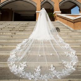 Bridal Veils 4 meter witte ivoor kathedraal mantilla bruiloft lange kanten rand sluier met kamaccessoires bruid