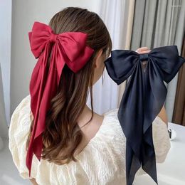 Pince à cheveux avec nœud super immortel et accessoire de printemps à l'arrière de la tête