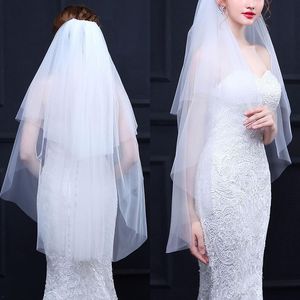 Voiles de mariée double couche femmes longueur irrégulière voile de mariage 2 niveaux plaine couleur unie plissé drapé doux tulle court avec peigne