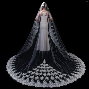 Bruidssluiers Elegant Kant Appliqués Bruiloft Op maat gemaakt 3 lange kathedraal Witte borstelstaart Prachtige kristallen sprankelend