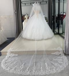 Veaux de mariée Real Pos Mariage Veil dentelle Edge avec peigne en métal 3m 4m 5m Longueur Cathédrale Accessoires 2023