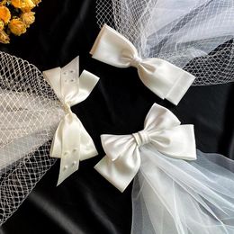 Bruids sluiers witte sluier bruiloft haar accessoires vrijgezellenfeest multi-laag mesh mesh bruid hoofdtooi met clip