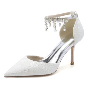 Chaussures de mariage en dentelle blanche de mariée 2024 Perles Celebrity Gala Oscar Inspiré Soirée formelle Talons hauts 8,5 m Ivoire Champagne Chaussure de bal Demoiselle d'honneur Porter 36-43 Sangle à boucle