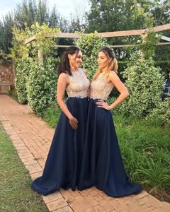 Bruidsmeisje jurken voor bruiloften 2018 juweel nek illusie marineblauw kristal kralen vloer lengte plus size bruidsmeisje bruiloft gasten jurk