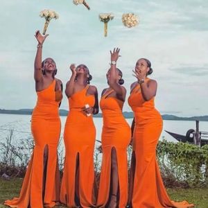 Bruidsmeisje jurken zeemeermin trompet mouwloze formele elastische satijn nieuwe prom feestjurk voor bruiloften aangepaste plus size ritssluiting