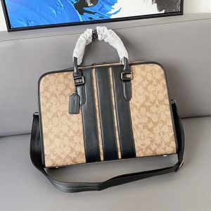 Aktetas designer tas Luxe laptoptas Effen kleur lettermetalen Ontwerp Grote capaciteit Leren aktentas Zakelijke herentas Kerstlevering Stofzak 5 kleuren