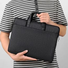 Minterías 2022 MEDIDO DE OFICINA DE NEGOCIOS Hombres Nylon Imploude Bolsos para bolsos para el marido Bolsos de luz de la luz de los hombros de la luz