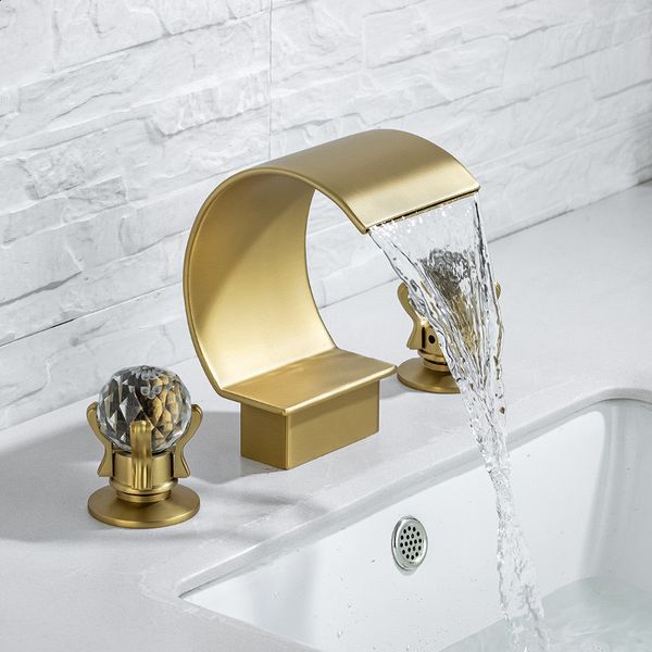 Style européen cascade bec froid et robinet de lavabo armoire de salle de bain lavabo trois trous bassin split type robinet T200710