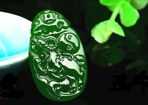 Jade vert vif Sculpture manuelle Zodiaque chinois Rat boeuf tigre. Pendentif collier talisman