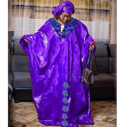 Robe bazin africaine violet vif avec des pierres broderie guipure dsahiki nigériane indien mariage mariage traditionnel bassin robe 240422