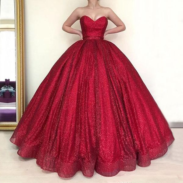 Rouge vif Long Dubaï robes de bal arabes 2019 Puffy Ball robe Sweetheart filles Pageant robes de paillettes Bourgogne formelle robes de soirée