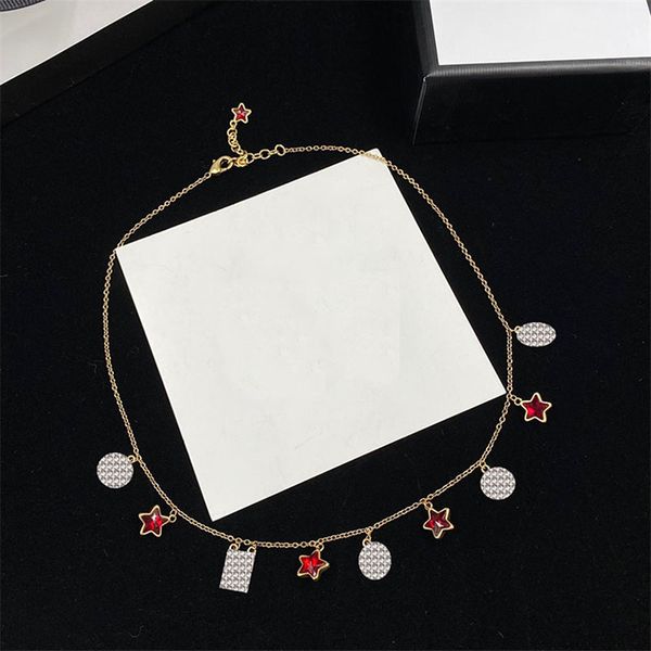Étoiles rouges vives colliers à breloques géométrie motif conception pendentif colliers femmes fête d'anniversaire cadeau bijoux