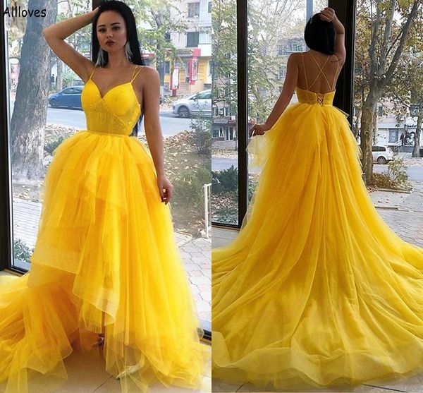 Tirantes de espagueti de color amarillo brillante Aso Ebi Vestidos de baile Una línea de lentejuelas con gradas de tul Tallas grandes Vestidos de noche formales Hi-lo Criss Cross Straps Sexy Girl Robe de Soiree CL2307