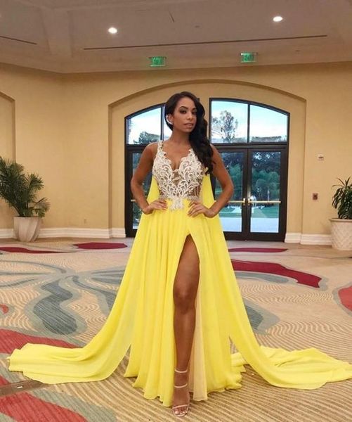 Robes de bal d'été jaune vif avec des perles de dentelle appliquées enveloppantes sans manches formelles sur mesure sexy illusion balayage train robe de soirée robes De Noit