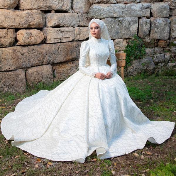 Robe de mariée musulmane à paillettes brillantes, col haut, manches longues, arabe dubaï, robe de mariée de luxe avec perles