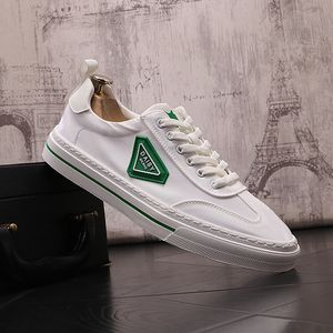 Britse ontwerper trouwjurkfeest schoenen lente klassieker canvas ademende casual sneakers mode gevulkaniseerd ronde teen zakelijk rijden wandelende loafers w75