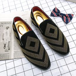 British Loafers Men Chaussures haut de gamme Handmade Hingestones Pu Color Matching Point Toe Pédale Business MODE MODE NIGHT Club All-Match AD317