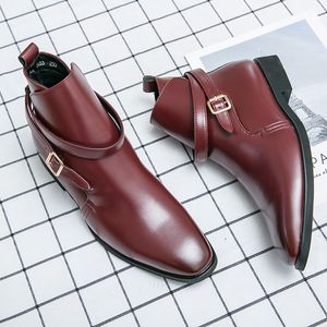 Britse mannen schoenen laarzen solide kleur pu gepersonaliseerde riem diagonale gesp mode casual straat all-match AD041 1cee 6df7