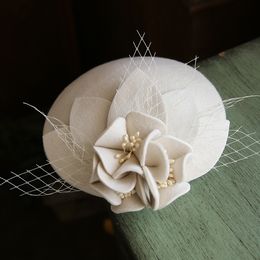 Chapeaux britannique princesse net yarn top chapeau dames laine de laine chapeau de laine automne et hiver décoration de fleurs de l'ornement de la mode élégante