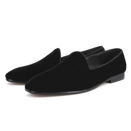 Britse stijl gentlemen fluwelen loafers rijden luie schoenen klassieke mode platte hak heren jurk schoenen