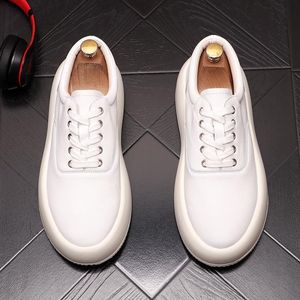 Britse stijl mannen trouwjurk partij schoenen witte slijtage resitante sport sneakers lichtgewicht laag-top ronde teen man casual outdoor wandelen sport loafers