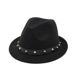 Style britannique Unisexe Laine en feutre Jazz Cap Fashion Fedora Chapeaux avec Rivet Men Women Automne Hiver Chapeaux For Men Women Gentleman Hat1338188