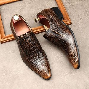 Tendance britannique hommes mocassins d'affaires brevetés à la main sans lacet en cuir véritable mode motif Crocodile homme chaussures
