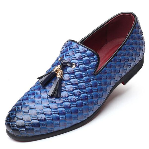 Zapatos planos británicos puntiagudos de cuero PU con borlas, mocasines de Inglaterra Oxford para hombre, zapatos de vestir blancos y azules, zapatos antiestrés para caballero a la moda