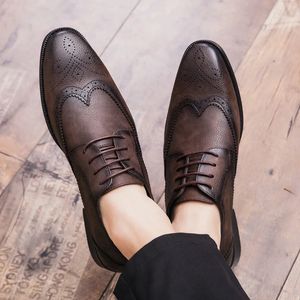 Brogue Formal Formal Fashion Fashion Men Flats Zapatos genuinos Retro Toe Oxford Calzado masculino Zapatos 231116