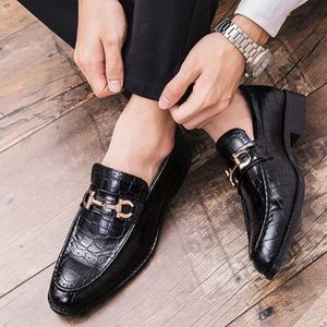 Richelieu hommes chaussures 2022 nouveau cuir PU chaussures d'affaires décontractées mode robe classique confortable sans lacet printemps automne mocassins bout rond