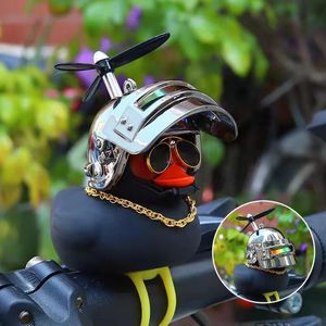 Casco de viento roto, pequeño pato amarillo, artículos de coche, regalo, accesorios de decoración de coche, decoración de ciclismo ondulado, venta al por mayor, se puede personalizar