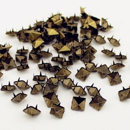 Bronze Pyramid 4 Claws Rvets voor lederen ambachtelijke vierkante klinknagels en spikes voor kleding remaches para cuero tachas para ropa