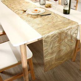 Bronzing PVC Table Runner 35 * 180cm Feuille Hollow Anti-Slip Isolation Table Dinning Table Mat Home N comprimés Décoration 240419