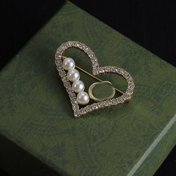 Broche Bracelet pour femmes designers des hommes de la lettre de bijoux de bijoux accessoires de mariage féminins classiques CSD2403144