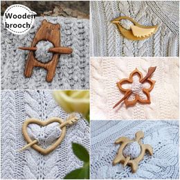 Broche pin met houten dierenpatroon Diy Craft Badge cartoon pin grappige schattige sjaalpen sjaal speld gespinnen sieraden cadeau 2023