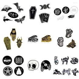 Broches 1-6pcs / set Punk Dark Broche Collection Épingles En Émail Crâne Chauve-Souris Sorcière Squelette Cercueil Pin Bouton Badge En Métal Halloween Cadeau Bijoux