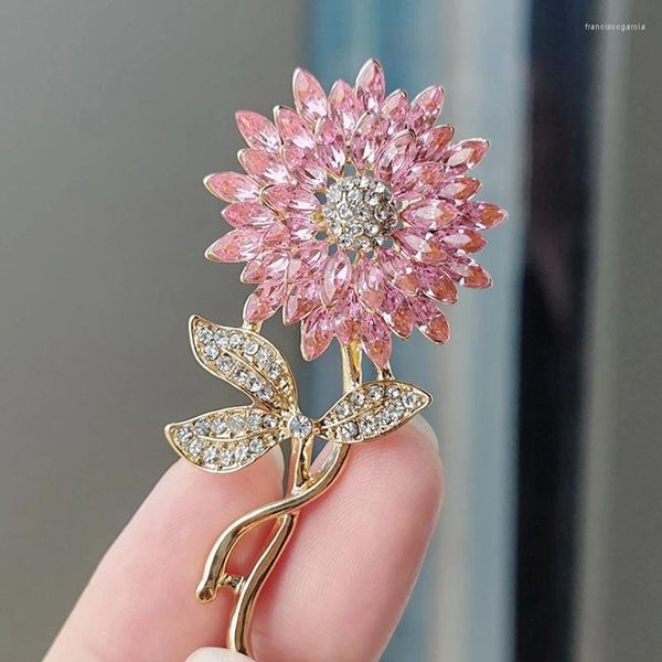 Broches 1pc moderno de girasol exquisito de diamantes de diario infructuoso para mujeres delicadas elegantes traje de ropa elegante de lápics de flores decorativas