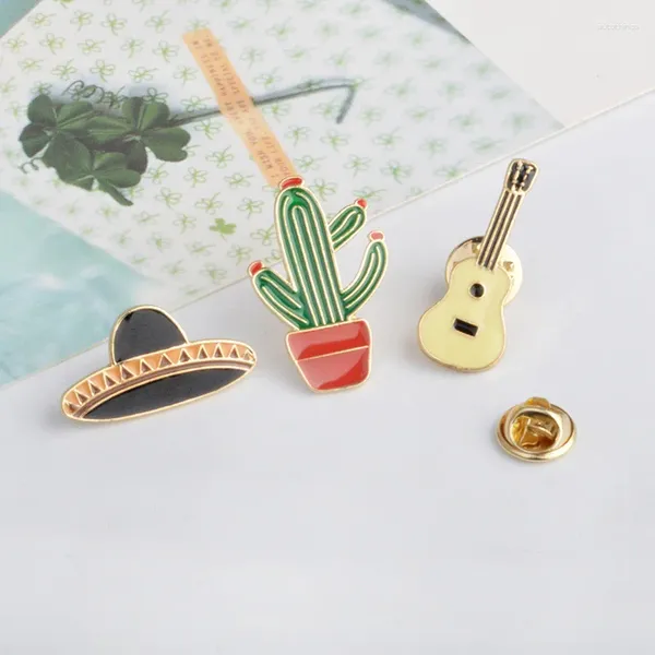 Broches 1 uds/3 uds guitarra sombrero Cactus lindo broche de dibujos animados placa de Metal alfileres bolsa Packbag decoración fruta comida chica Broch