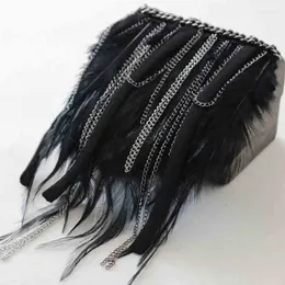 Broches 1pcs vestidos de plumas accesorios de hombro con flecos estadías decorativas de la cadena de metal de la cadena de metal para mujeres