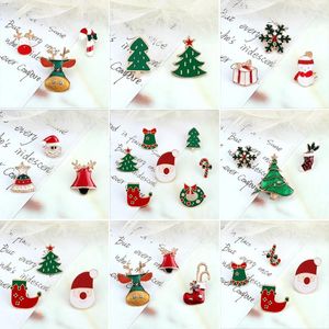 Broches 2-7 Stuks Kerst Broche Set Cartoon Kerstman Boom Mini Gebreide Hoeden Badges Sneeuwvlok Bel Sokken Emaille pins Sieraden