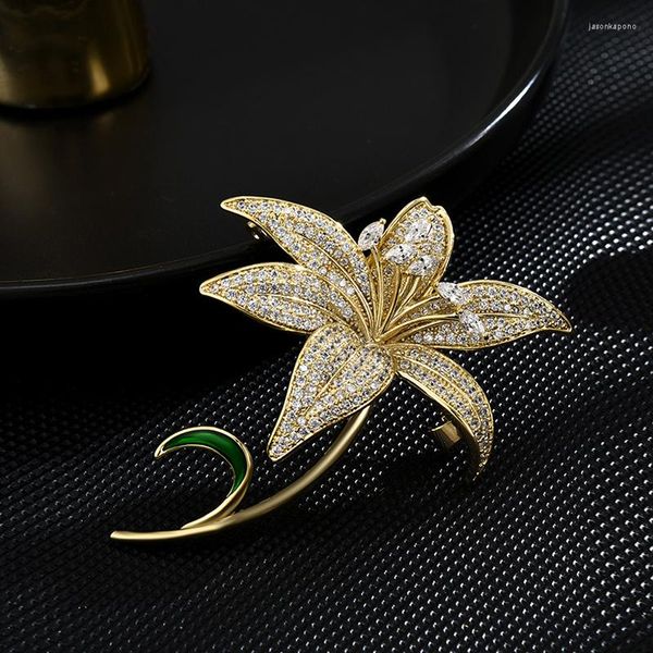 Broches 2023 luxe cuivre Micro incrusté cubique zircone lys broche robe correspond événement Occasion cadeau en gros