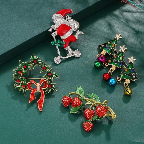 Broches 2023 Año Esmalte Coche Árbol de Navidad Campana Broche Mujeres Moda Navidad Joyería Regalo Santa Claus Fresa