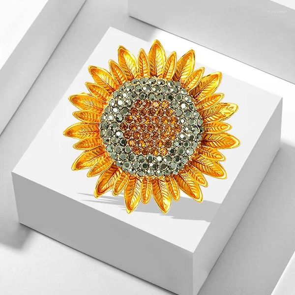 Broches 2024 tendance brillante broche de tournesol en zircon jaune pour femmes pour femmes bijoux en or bijoux en émail