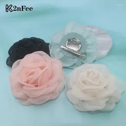 Brooches 4 couleurs beaux tissus Easy-Match Flower Office Party Brooch Pin Cadeaux Fashion Fabric Camellia For Women