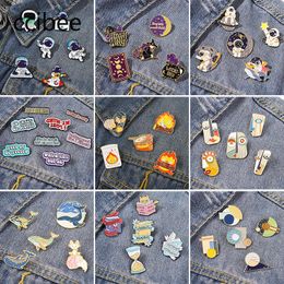 Broches 5-8 Pièces Émail Pin Set Astronaute Plante Sorcière Baleine Animal Livre Géométrie Sac Badges Mixte En Gros