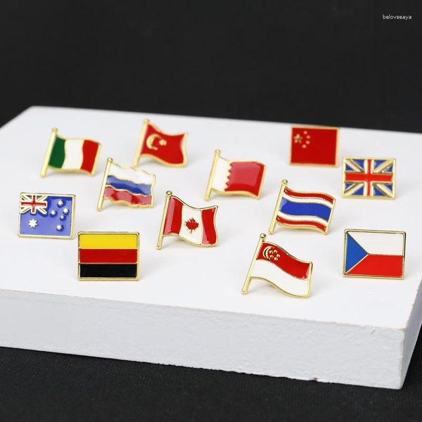 Broches 5 uds alfileres de bandera nacional de varios países galvanoplastia Metal Canadá goteo accesorios de ropa insignias de Qatar