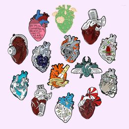 Broches Anatomical Human Heart Series Email Pins Music Steampunk For Men Gothic Rapel Pin Badge Metal Sieraden Gift Groothandel