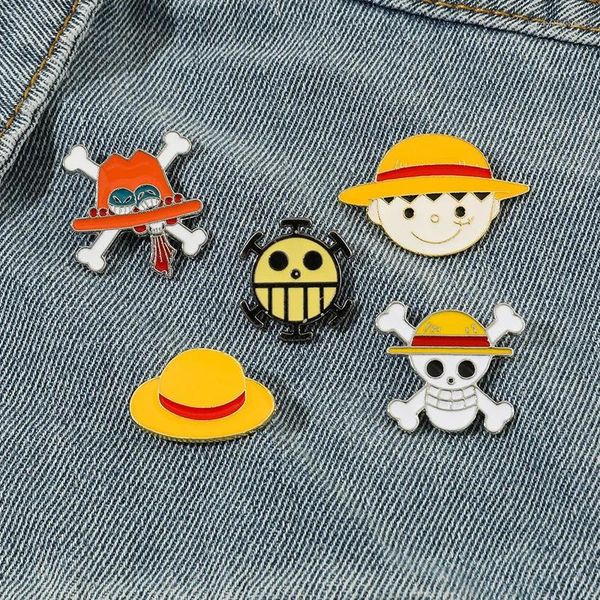 Brooches anime One Piece Luffy Japanese Pirate Skull Metal Badge Creative Backpack Hat Cosplay Party ENAMEL PIN Accessoire