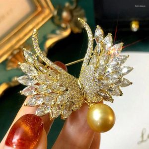 Broches arrivée Micro Zircon naturel perle d'eau douce broche ange aile broche accessoires pour les femmes